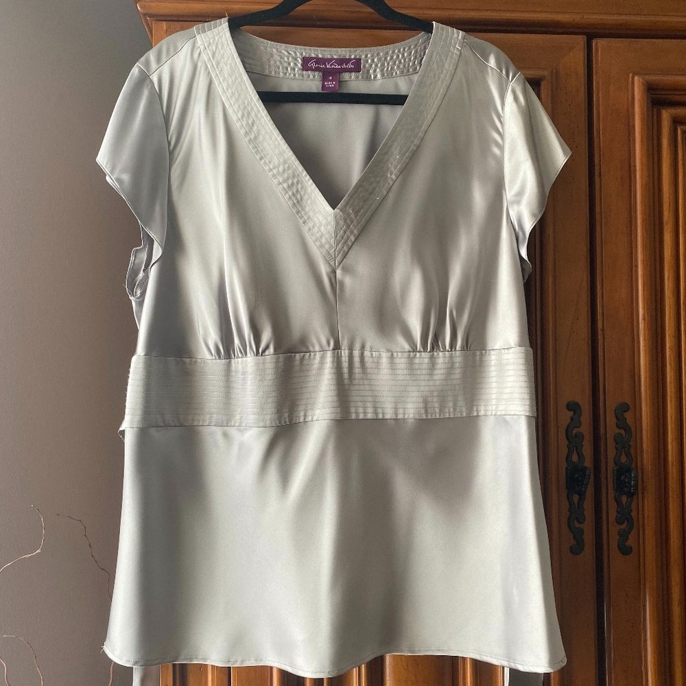 Gloria Vanderbilt Deep V-Neck Fitted Blouse Top Back Tie Size 1X